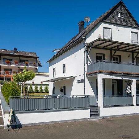 Hotel Bisenius Трабен-Трарбах Екстериор снимка