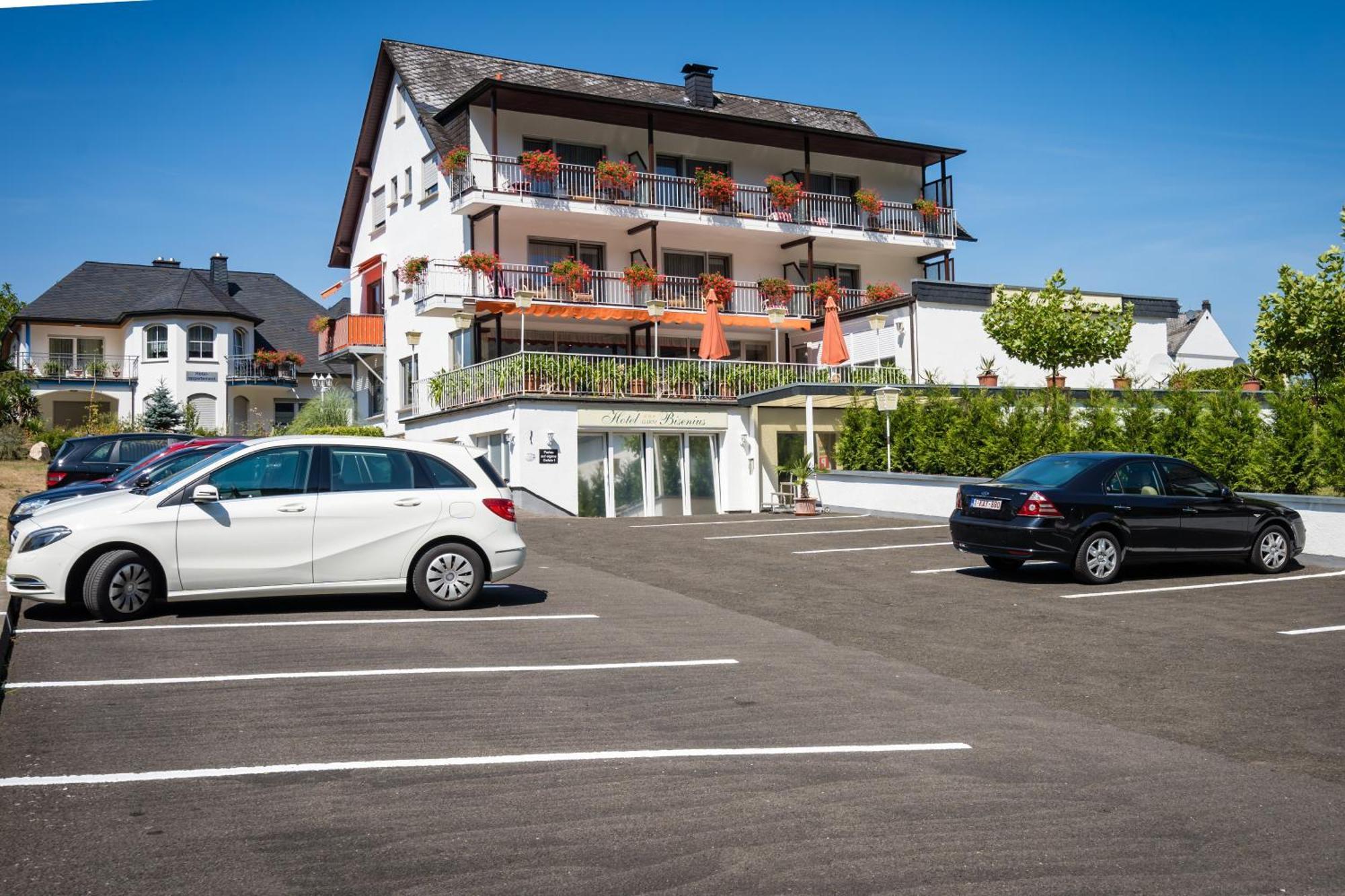 Hotel Bisenius Трабен-Трарбах Екстериор снимка