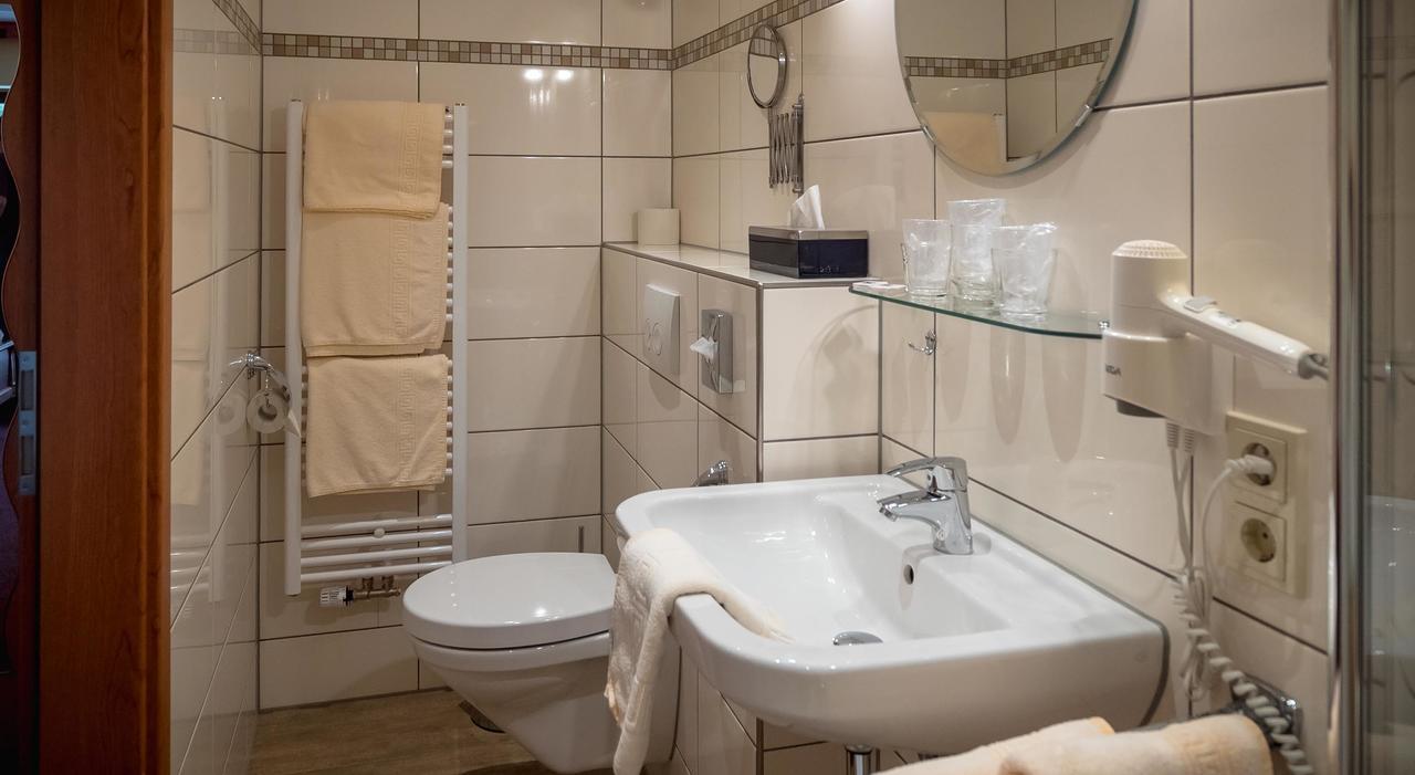 Hotel Bisenius Трабен-Трарбах Екстериор снимка